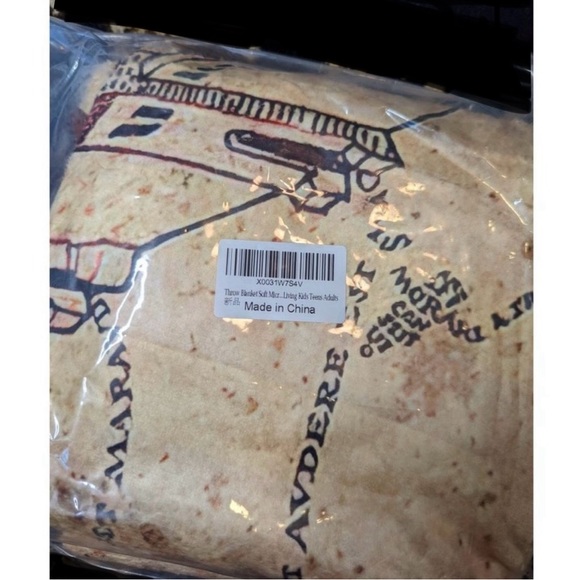Harry Potter Marauders Map Throw Blanket NWT - Picture 3 of 3